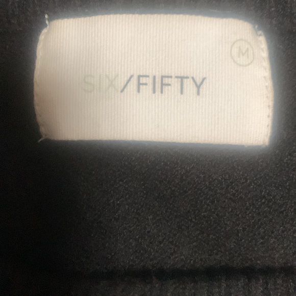 Women’s size medium sweater - Picture 6 of 6